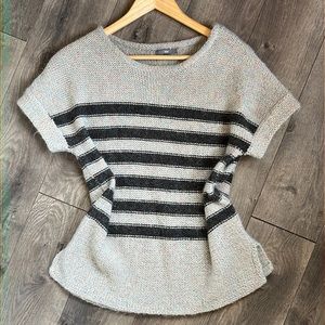 Gap sweater